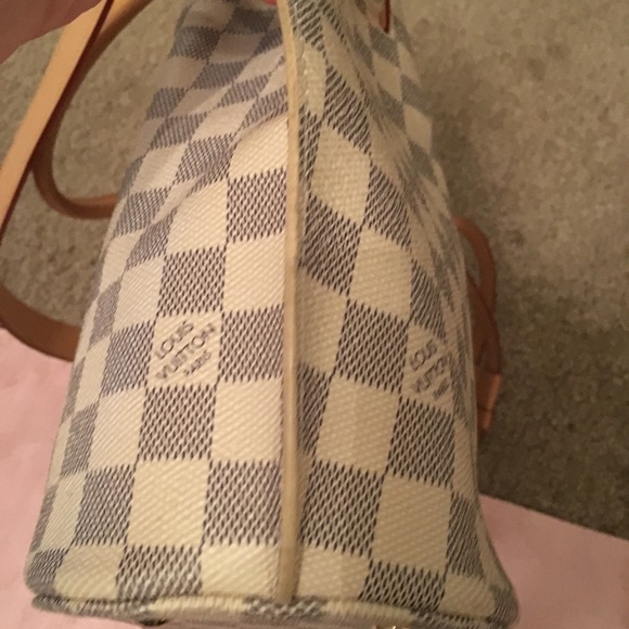 SOLD🌸 Louis Vuitton Girolata Azur Handbag 👜 - Picture 5 of 8